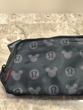 Lululemon X Disney Mikey Mouse  Limited Edtion 1L